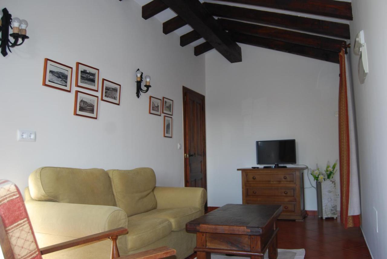 Apartamentos El Perujo 柯米拉斯 外观 照片